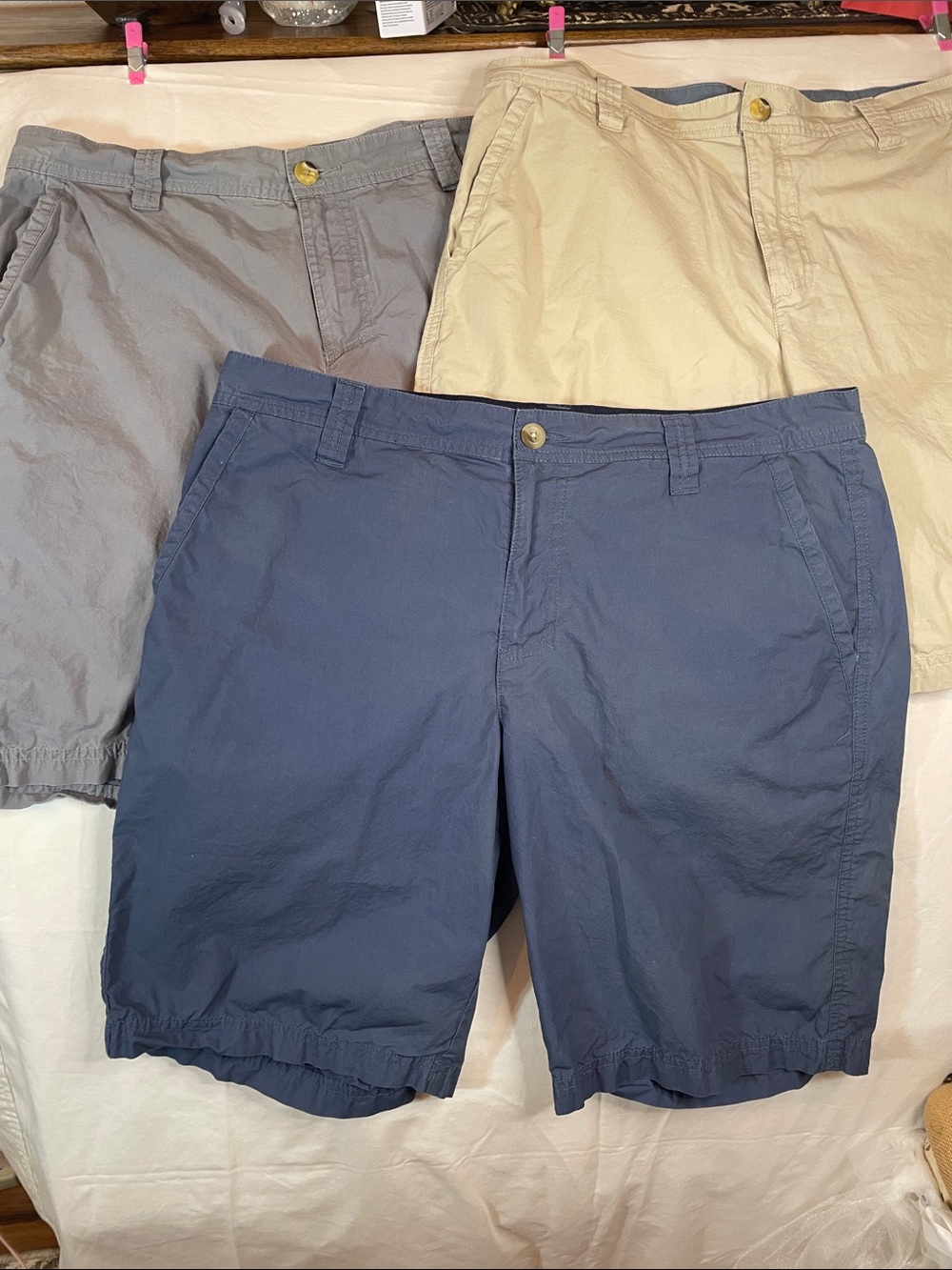 Columbia sportswear Men's Flat Front Casual Shorts in Navy, Light Gray & Khaki